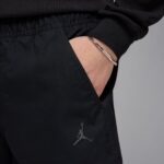 MJ Essential Woven Short - Mens - 图片 5